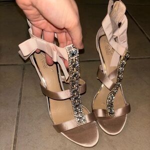 Badgley Mischka Champagne Embellished with Bow Satin Strapy Rhinestones